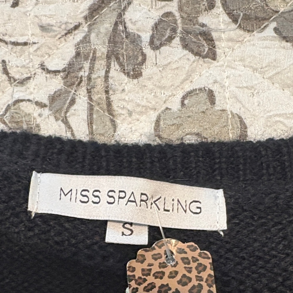 Elegant Colorblock Sweater - Black, Brown, Cream - Picture 8 of 8